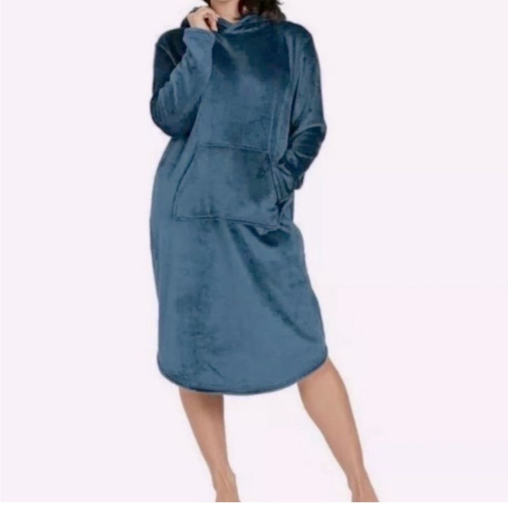 32 Degrees Sleep Lounger Hooded Snuggie Size S/M Teal Blue Green